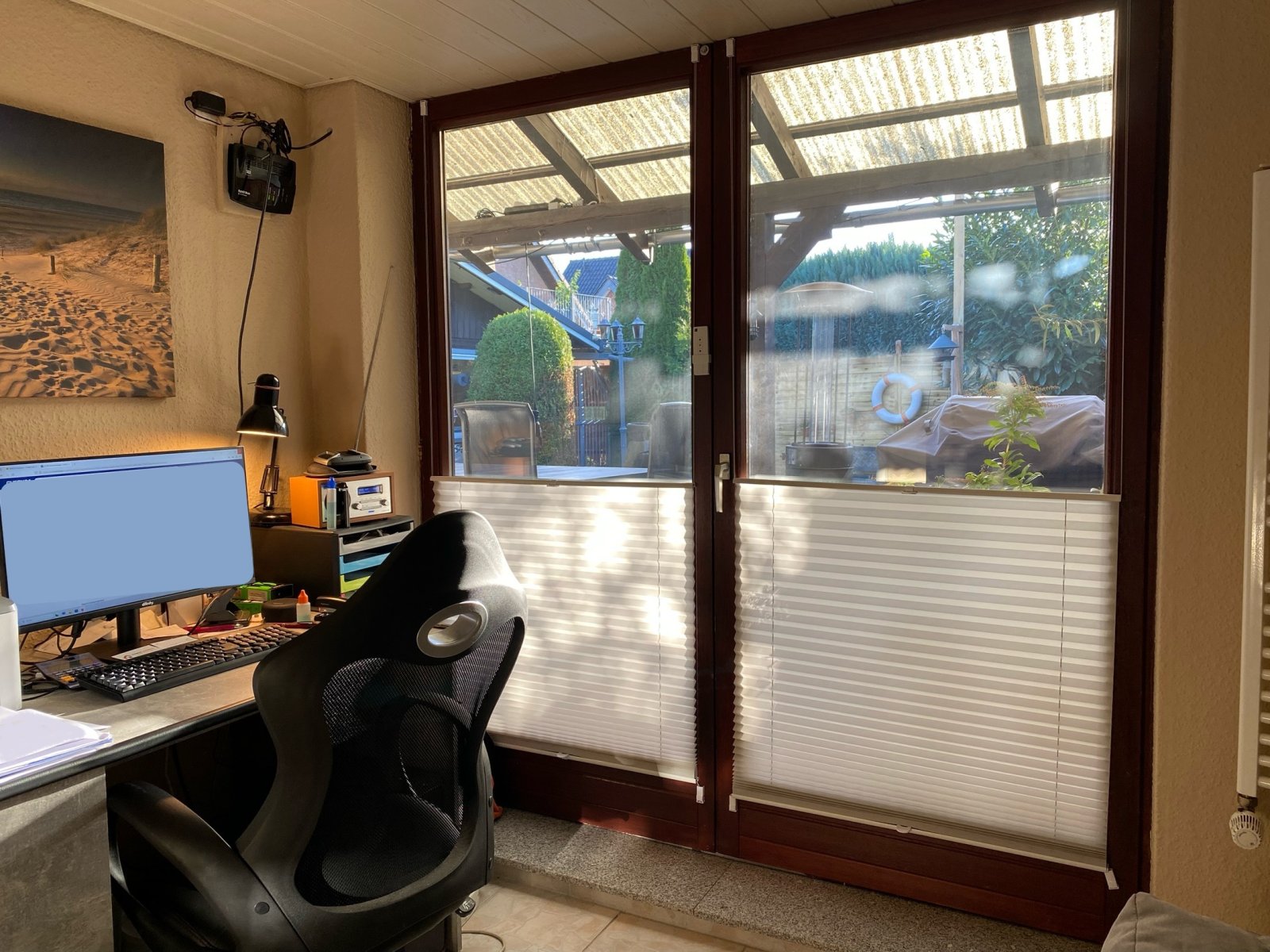 Freistehendes 1-2 Familienhaus mit großem Garten