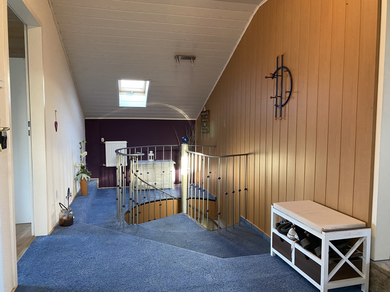 Freistehendes 1-2 Familienhaus mit großem Garten