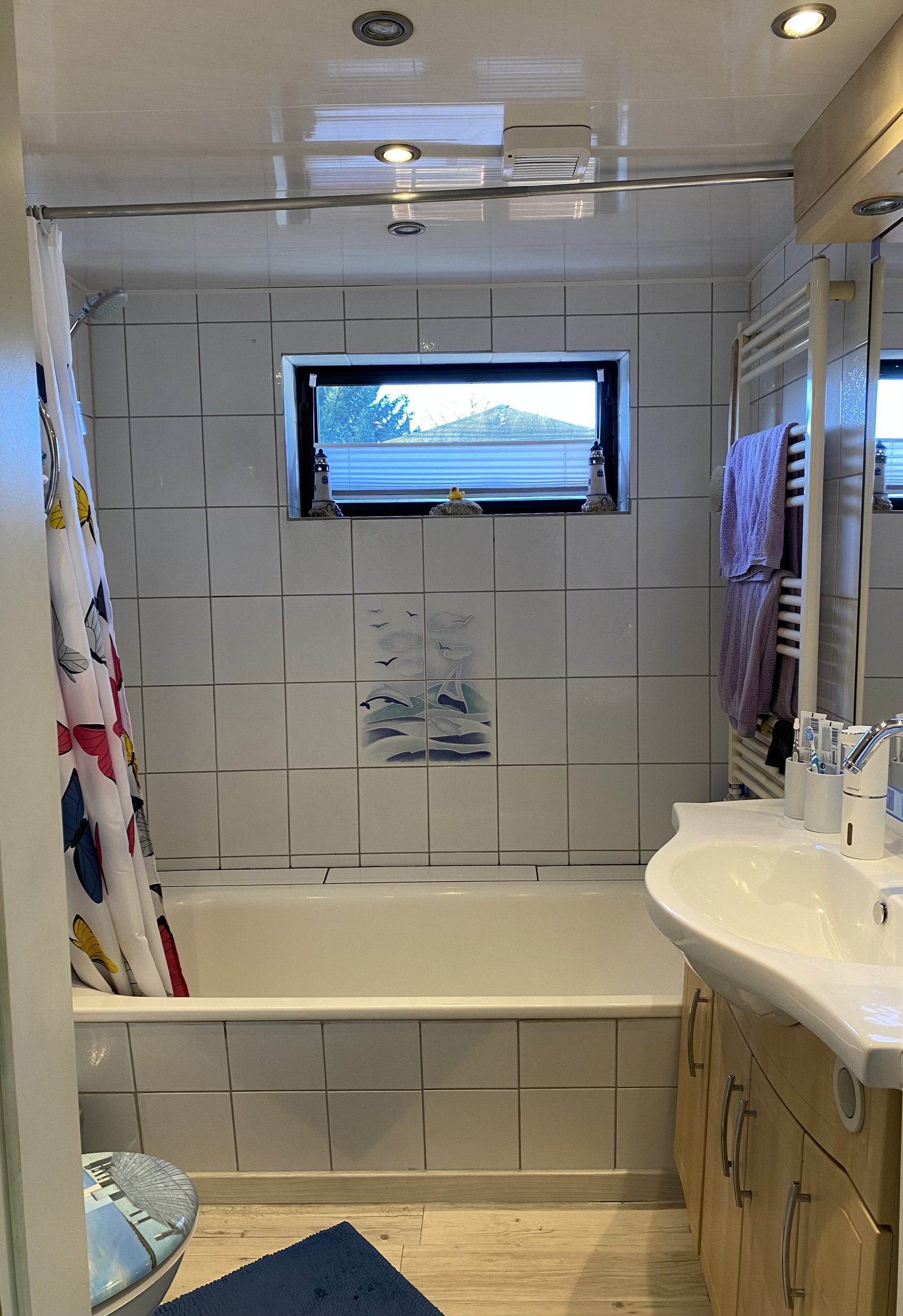 Freistehendes 1-2 Familienhaus mit großem Garten