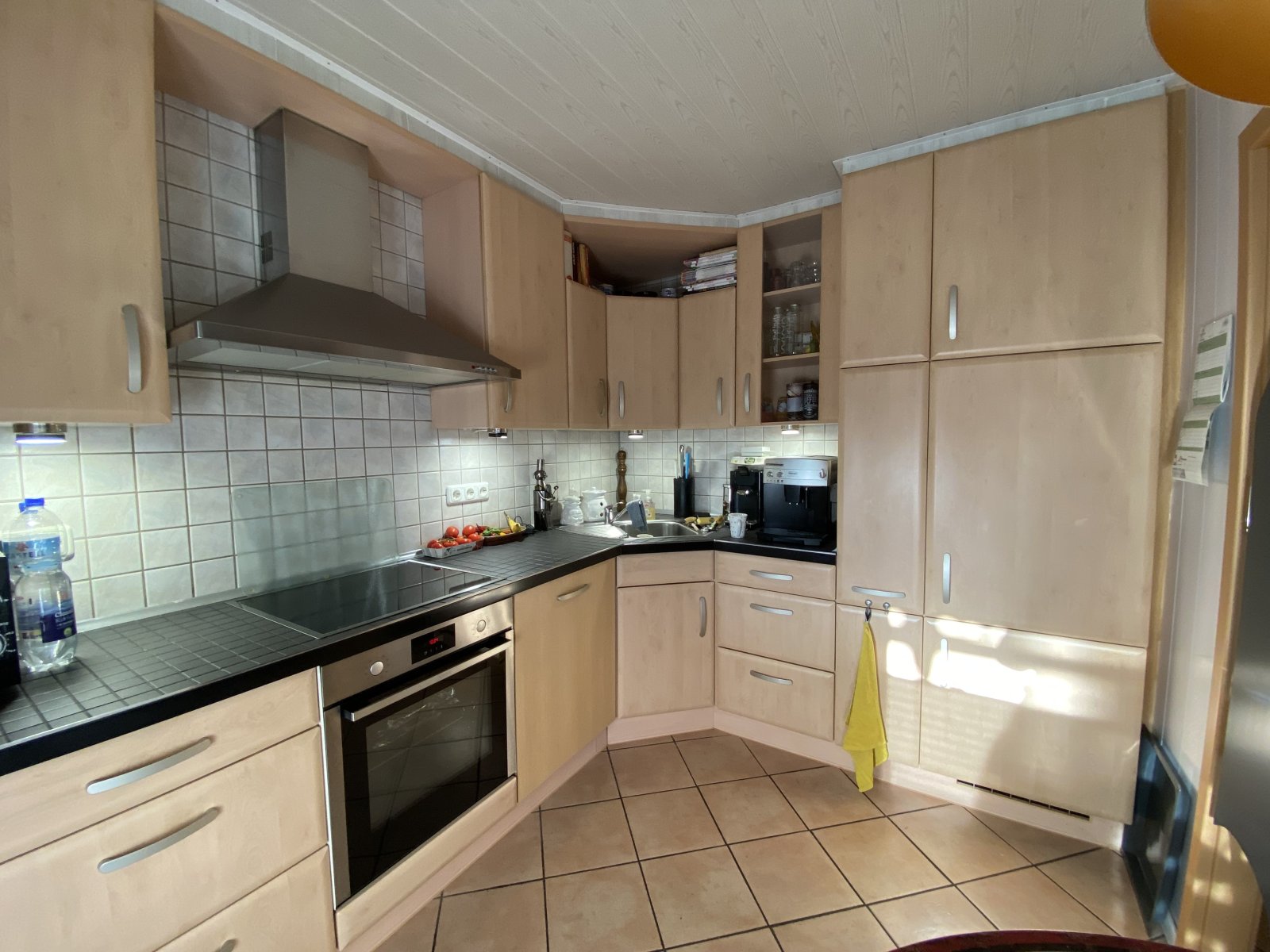 Freistehendes 1-2 Familienhaus mit großem Garten