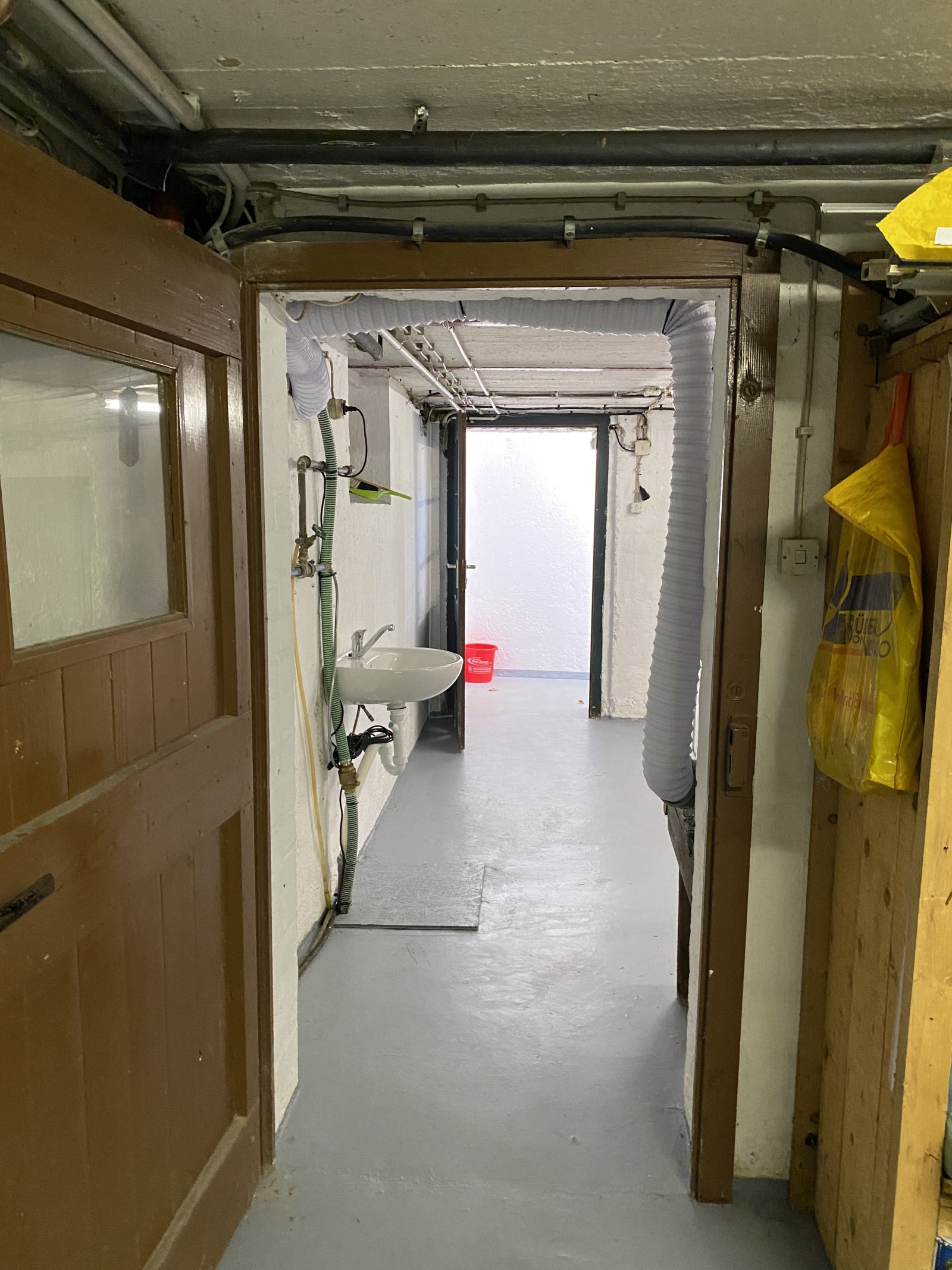 Freistehendes 1-2 Familienhaus mit großem Garten