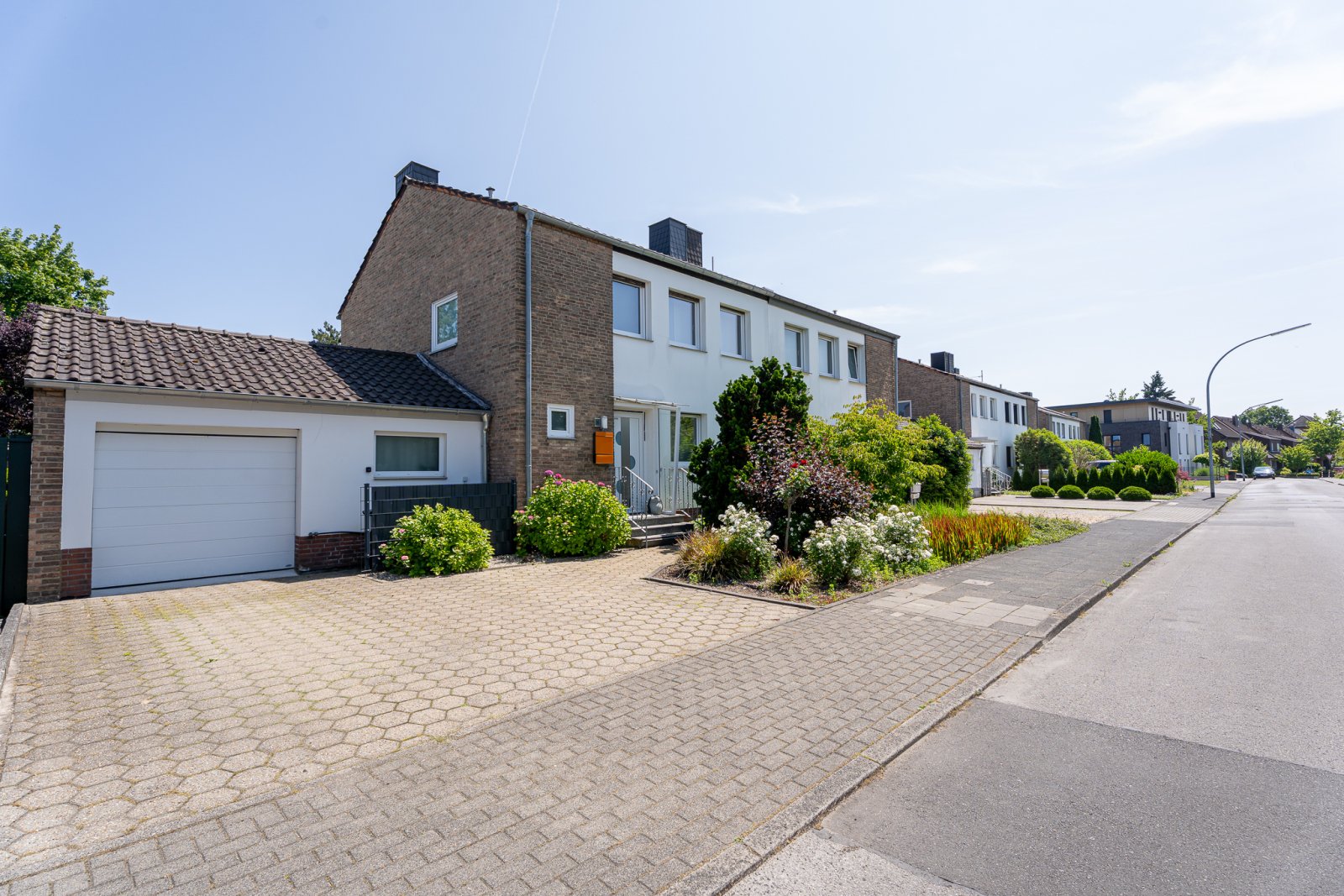 Doppelhaushälfte mit großem Garten in Korschenbroich-Herzbroich