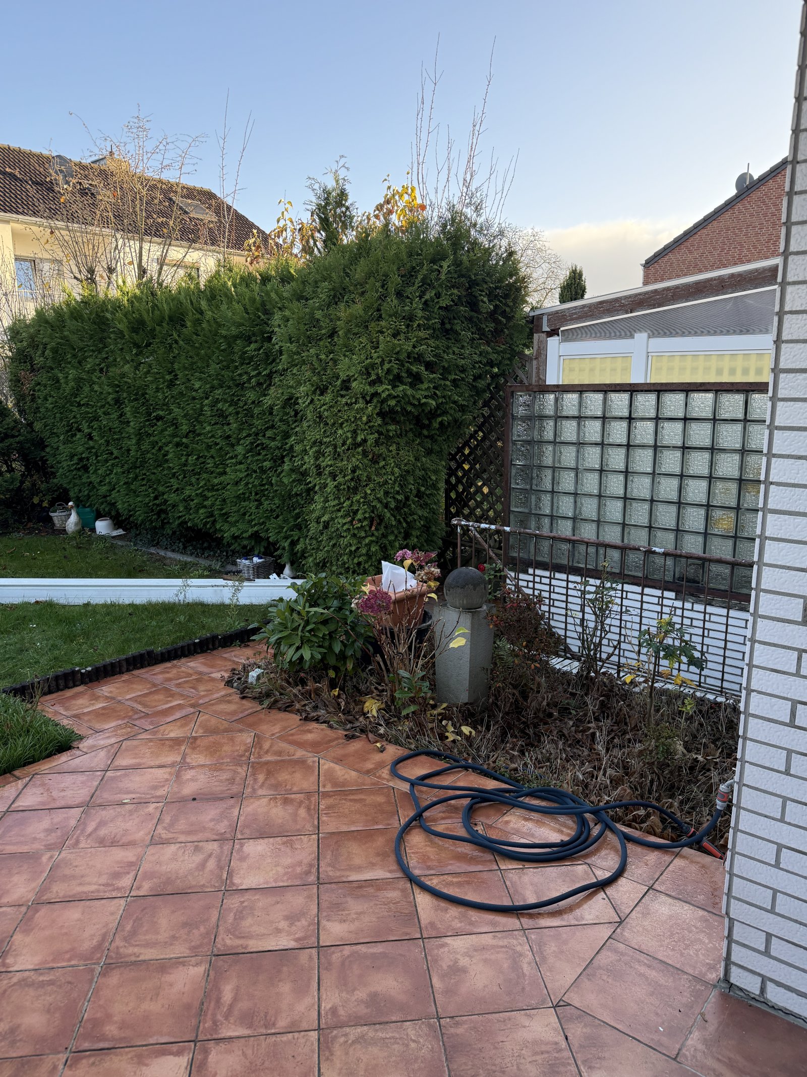 Reihenendhaus - Garten, Terrasse, Garage - mit Entwicklungspotential