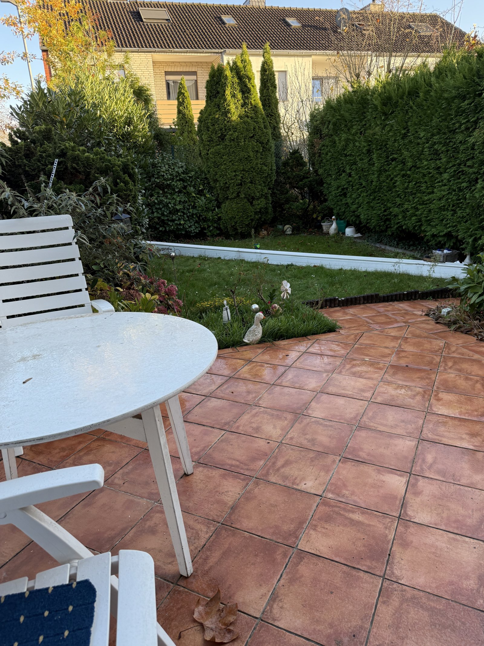 Reihenendhaus - Garten, Terrasse, Garage - mit Entwicklungspotential