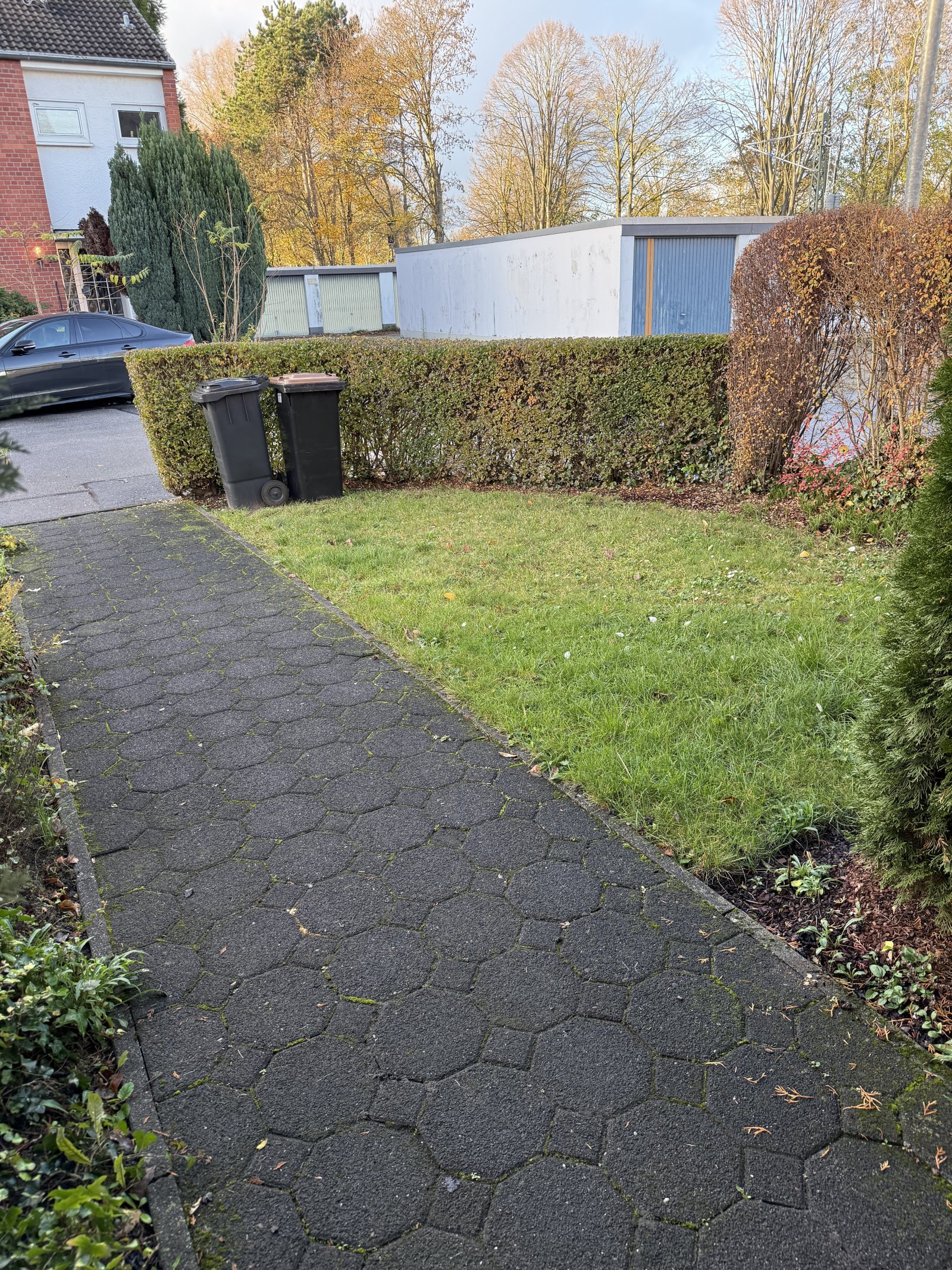 Reihenendhaus - Garten, Terrasse, Garage - mit Entwicklungspotential
