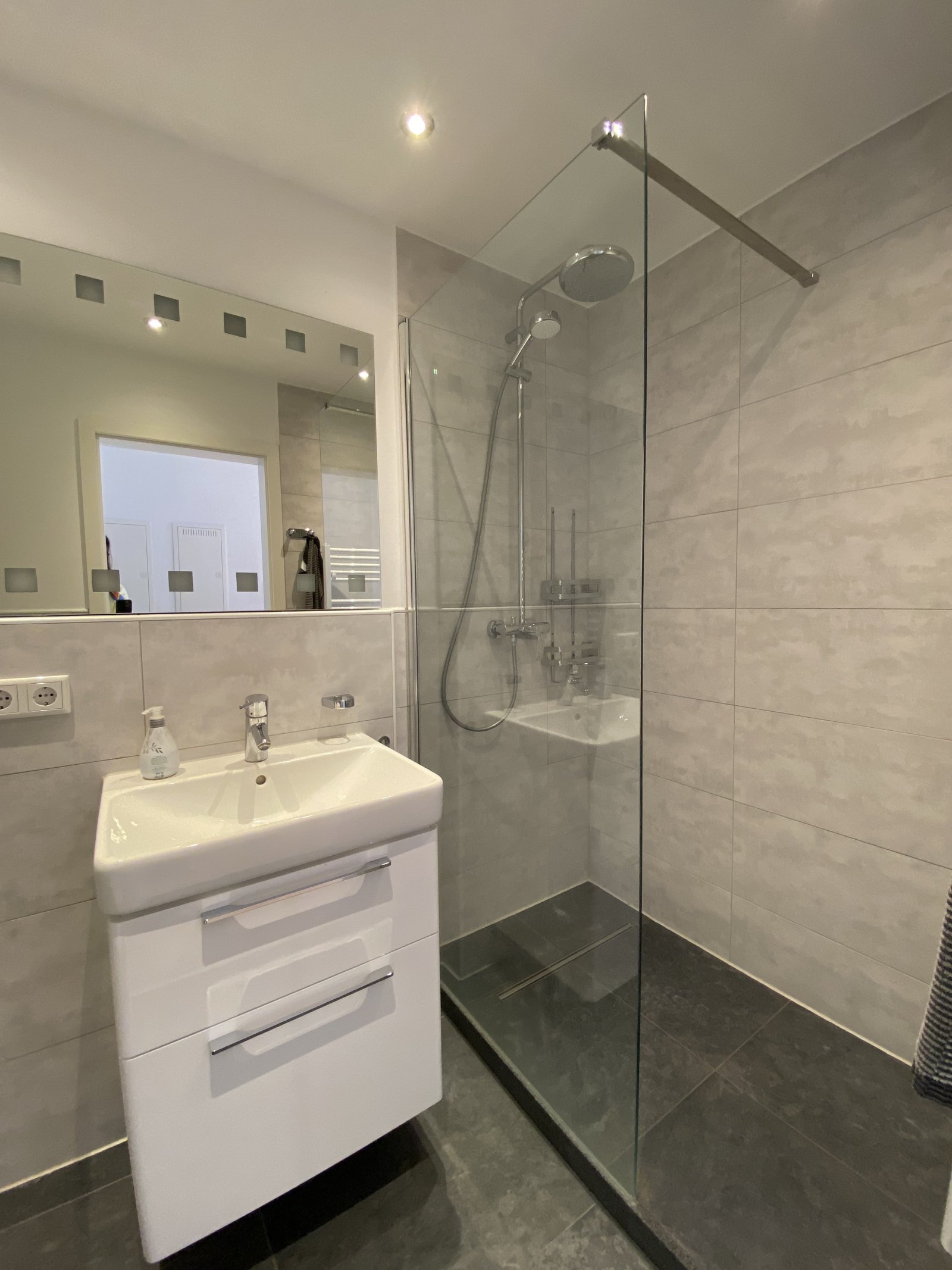 Reihenmittelhaus in Kaarst - ruhige Lage - Garage - Mehrgenerationenwohnen