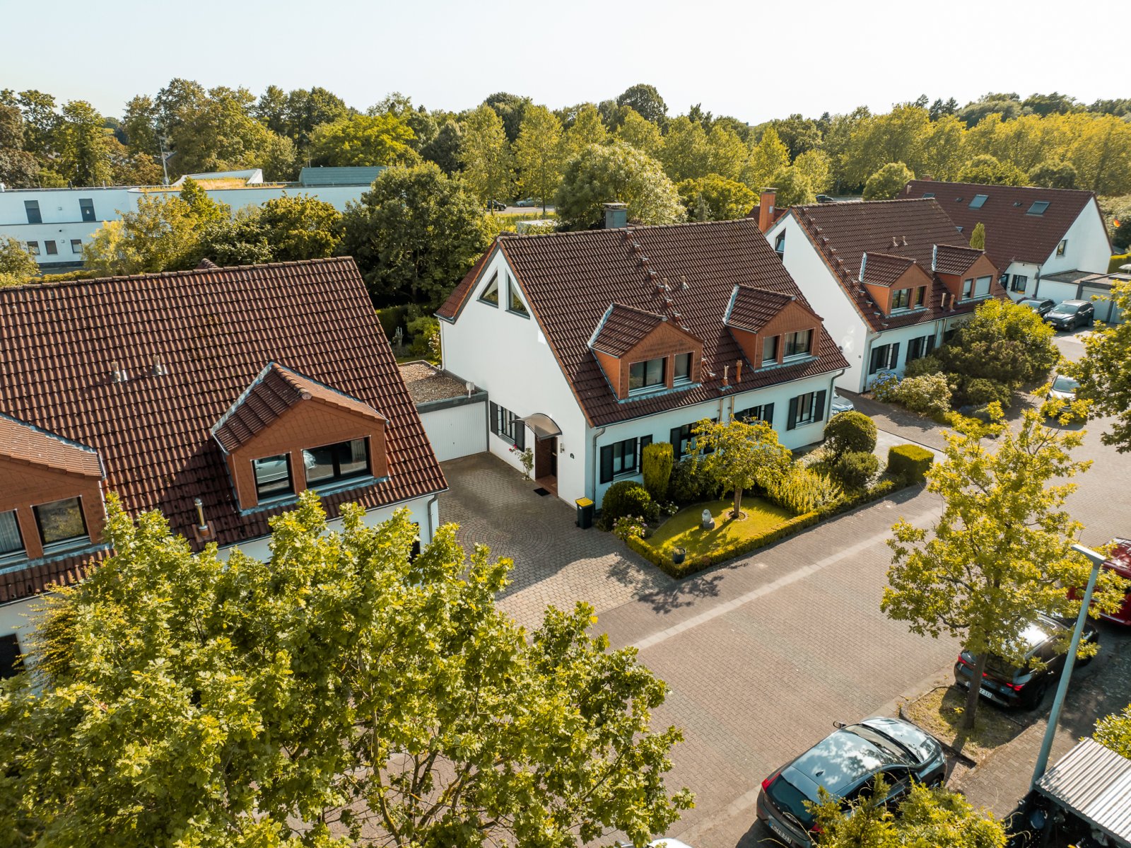 Wohnen in ruhiger Lage – Doppelhaushälfte mit Garage, Garten in Südage