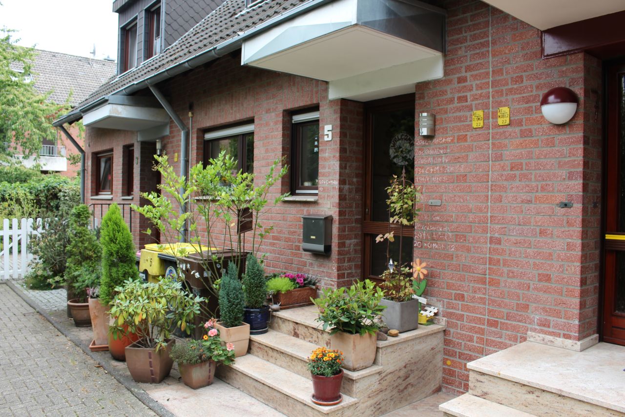 Neuss: Reihenmittelhaus Rosellen Rosellerheide 