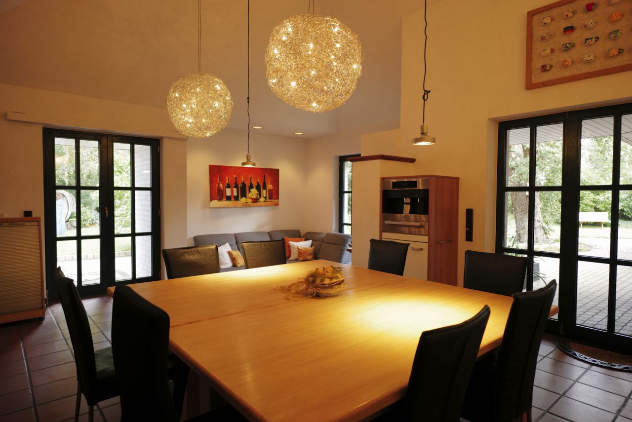 Kaarst: Gewerbeimmobilie einmal anders - Büro/Praxis im Landhausstil 