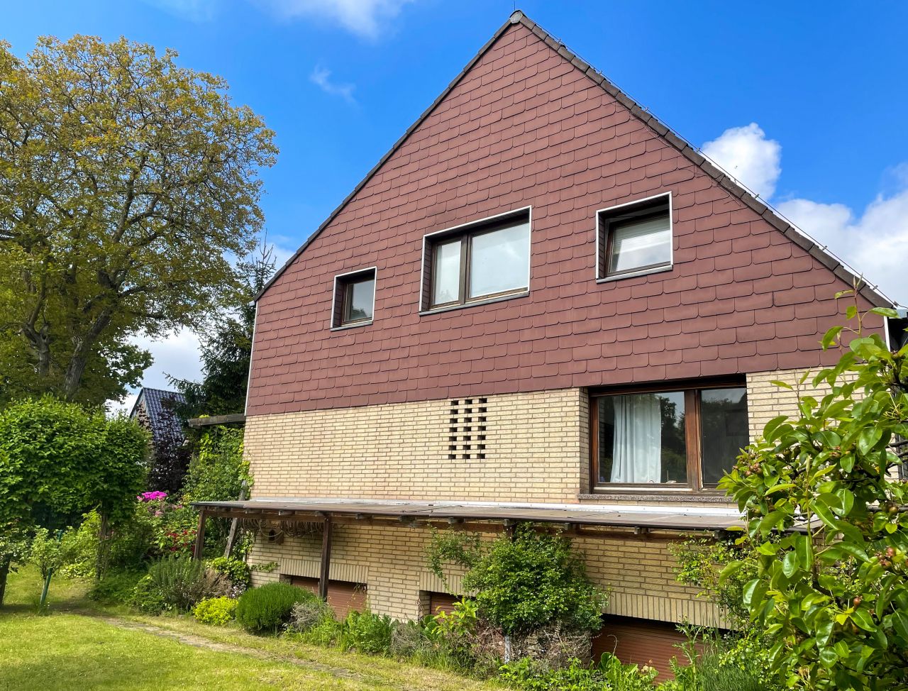 Kaarst: Einfamilienhaus traumhaft gelegen, toller Garten, ruhig, zentral, Vorst 