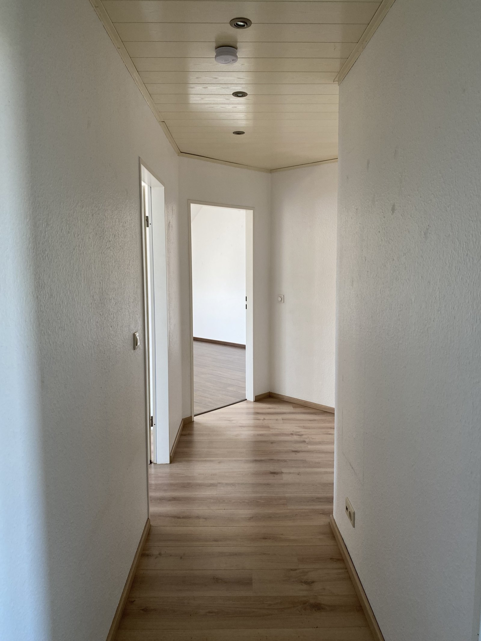 Reduziert! Zentrale Dachgeschosswohnung - Neuss Furth