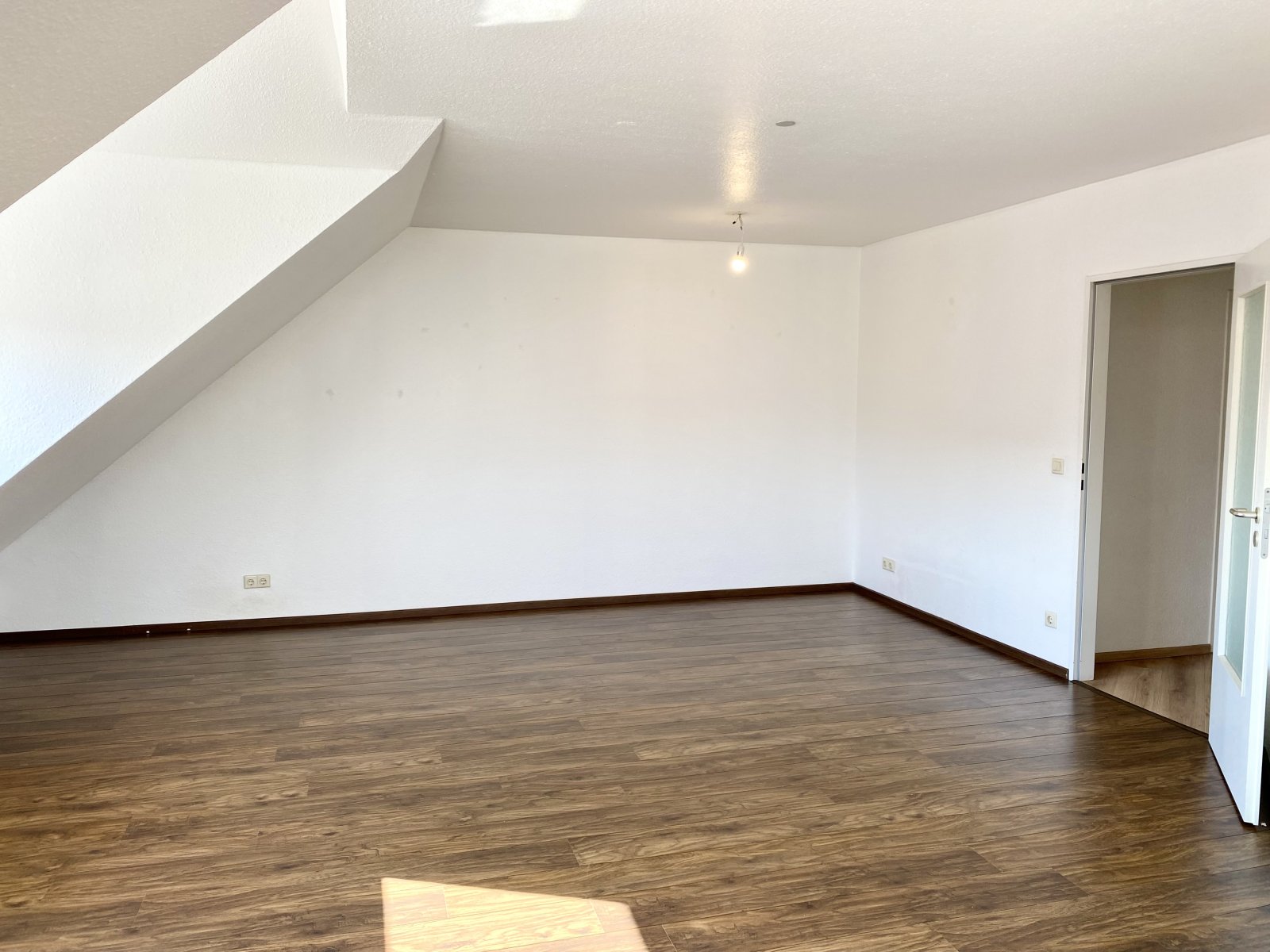 Reduziert! Zentrale Dachgeschosswohnung - Neuss Furth