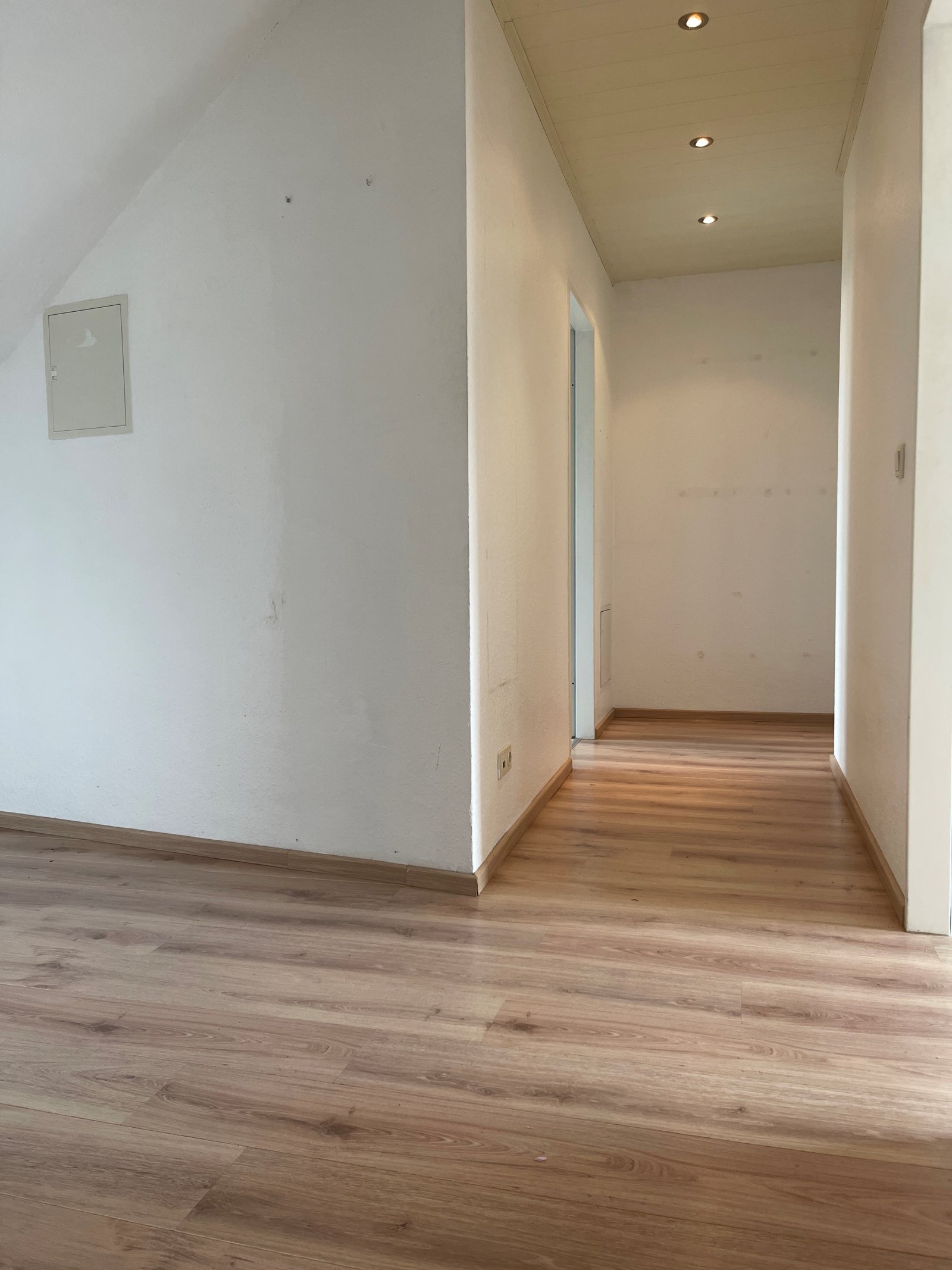 Reduziert! Zentrale Dachgeschosswohnung - Neuss Furth