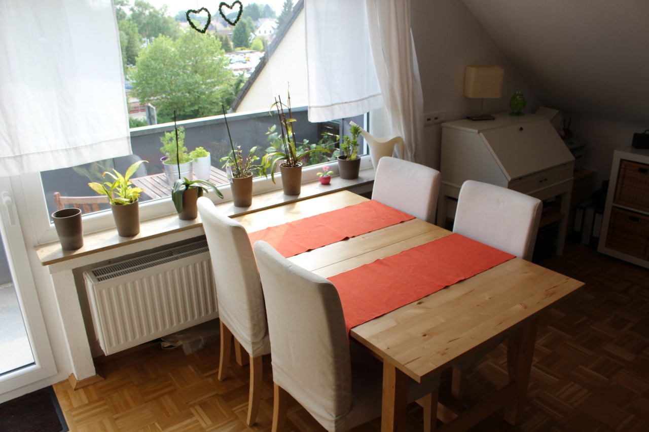 Kaarst: 2 Zimmer Wohnung, Balkon, zentrale Lage, kurzfristig frei für Eigennutzer oder Kapitalanleger 